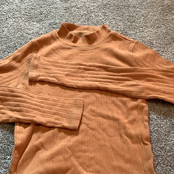 American Eagle Turtle Neck Crop Top - Picture 5 of 5